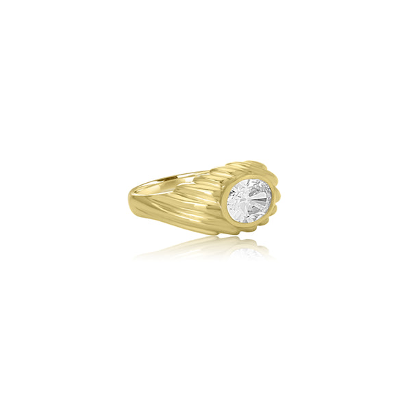 18K Yellow Gold Daisy Oval Cubic Gradient Ring