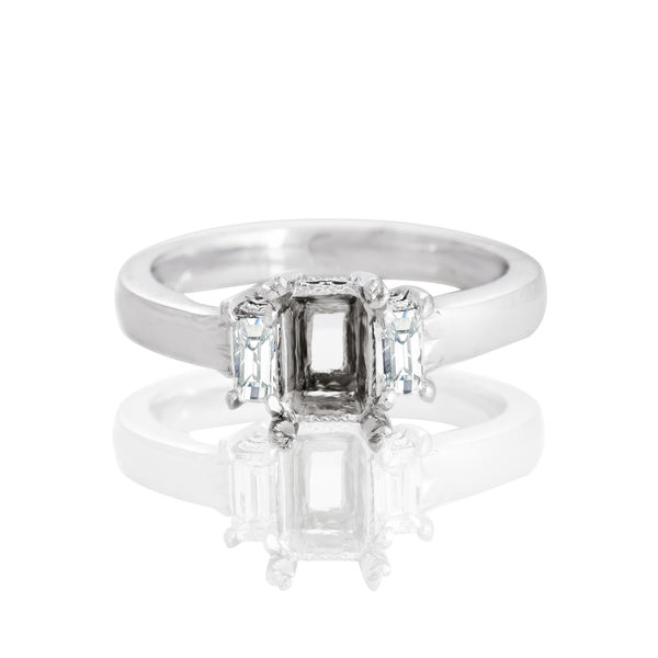 14k White Gold Filigree Centre & side Emerald Ring